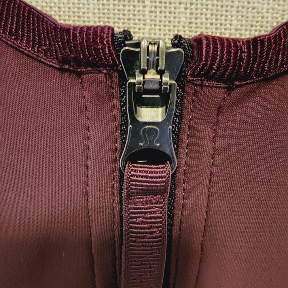 LULULEMON BURGANDY SLEEVELESS FIT FLARE ZIP BACK DRESS SIZE SMALL - Picture 5 of 8